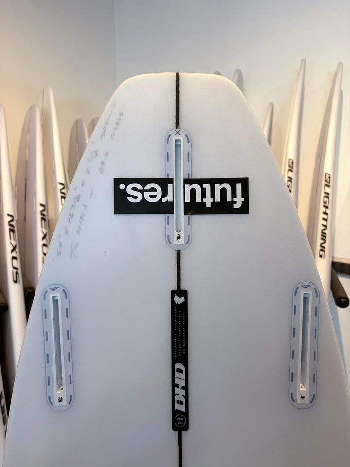 Francisca Velesko's MF Lightning 5'7  (122335)