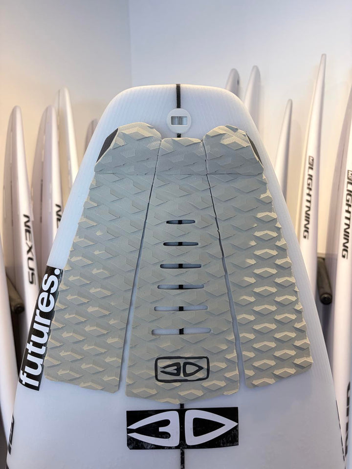 Francisca Velesko's MF Lightning 5'7  (122335)