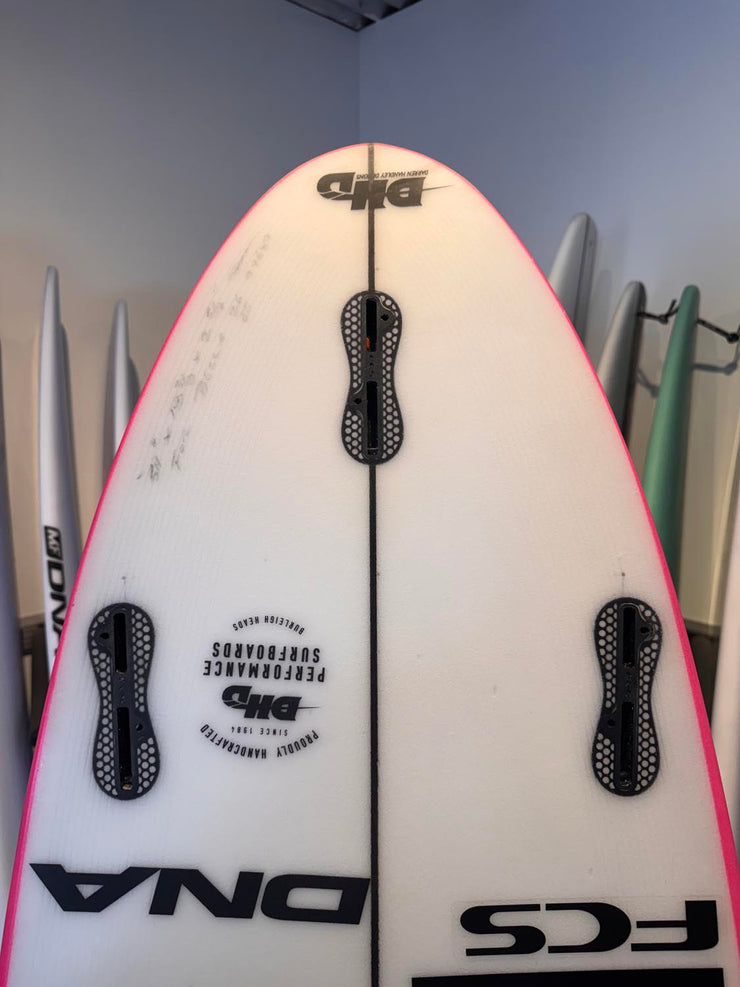Isabella Nichols DNA 5'1 (99689)